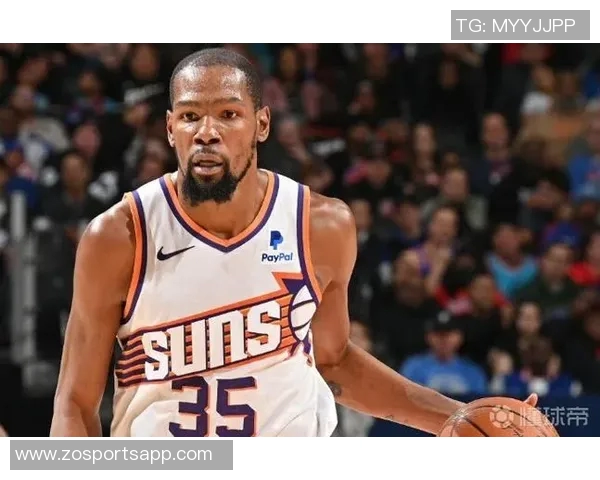 杜兰特表现稳定半场8投5中贡献11分5助攻助力球队争胜